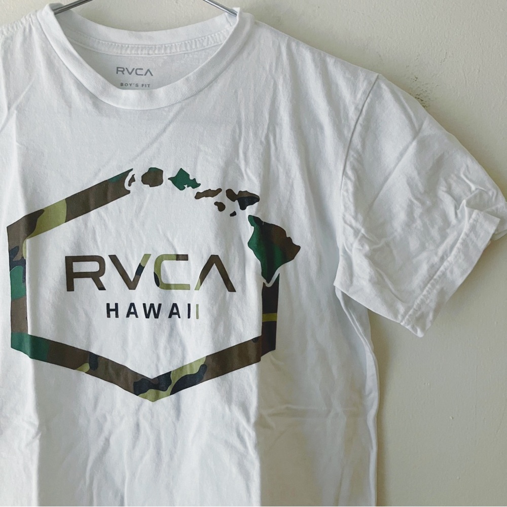 RVCA • Hawaii Camouflage Logo Tee in White